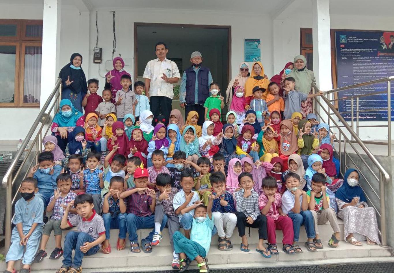 OUTING CLASS KBIT BAITURRAHIM KE PERPUSTAKAAN DAN KANTOR KALURAHAN SUKOHARJO