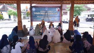 TP PKK Sukoharjo Gelar Sekolah Jumat: Pelatihan Manik-Manik untuk Pemberdayaan Keluarga